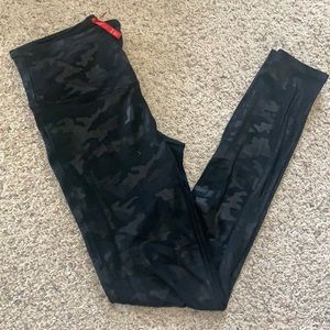 Spanx Black Camo Faux Leather Leggings Size M